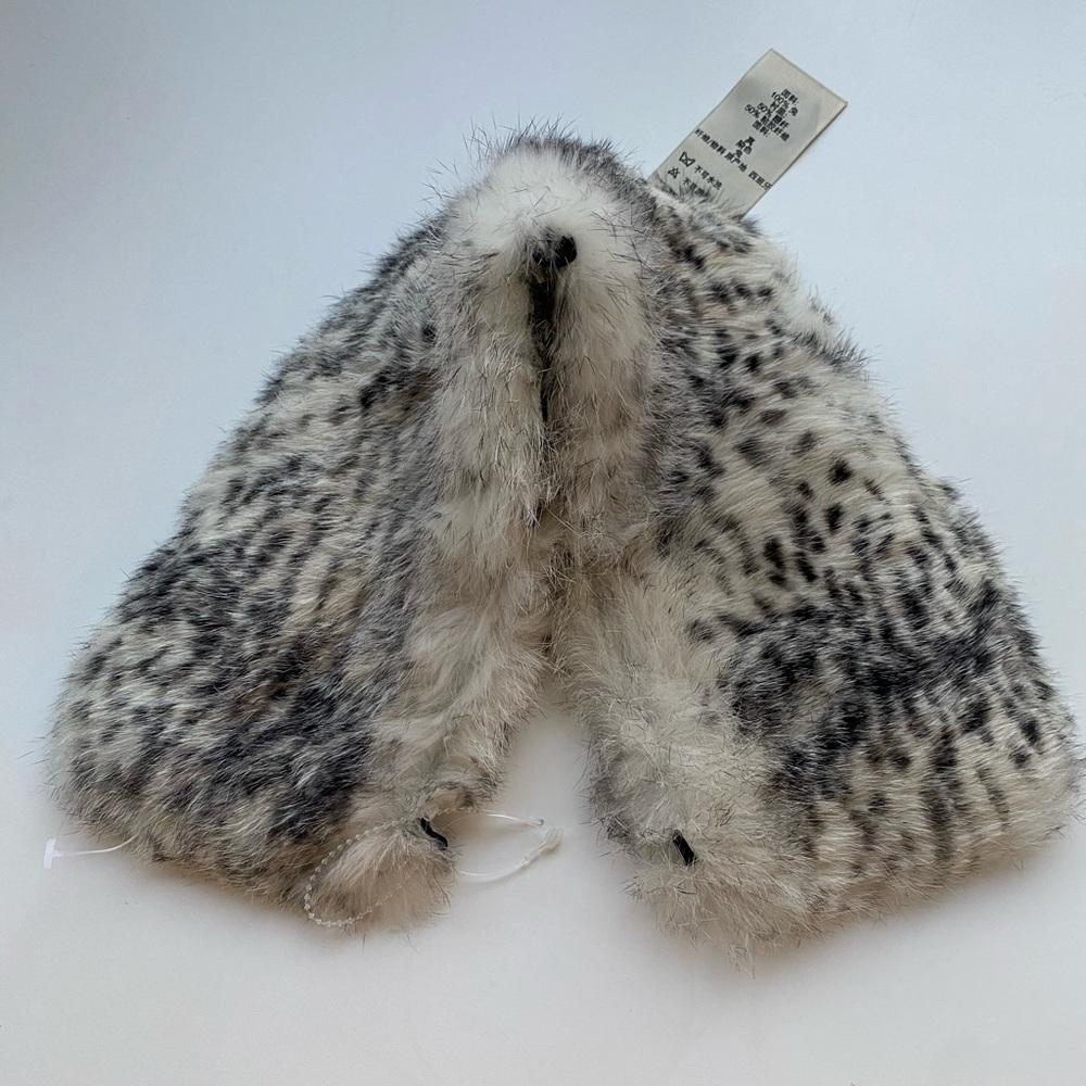 Burberry Rabbit Fur Collar - Picture 2 of 8